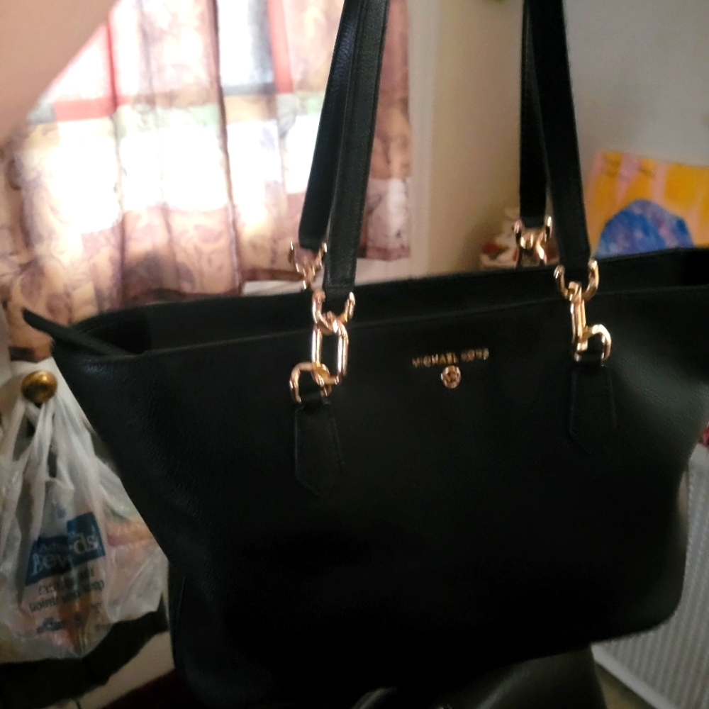 Michael kors tote purse